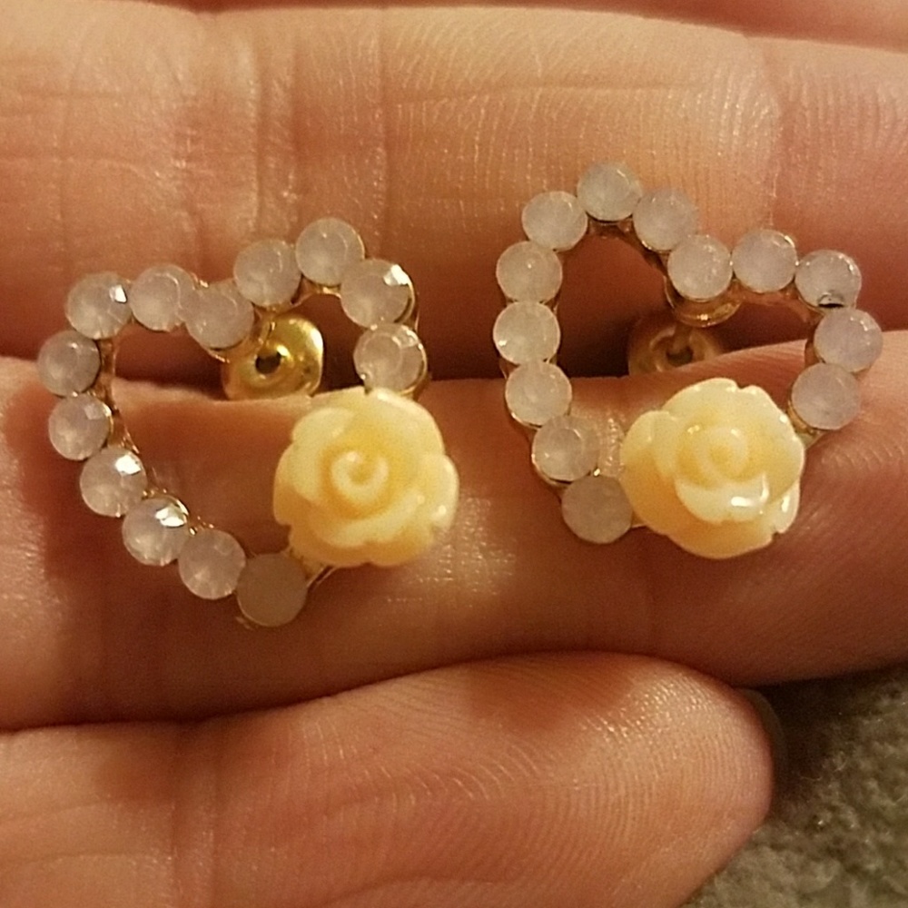 Heart rose earrings